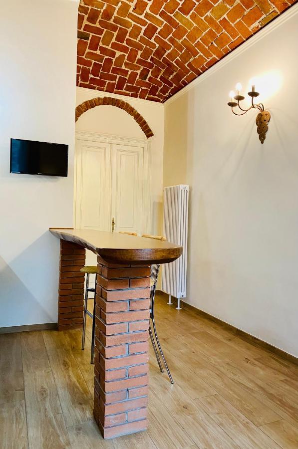 Exquisitely Renovated And Centrally Located Apartment With Free Parking Turijn Buitenkant foto