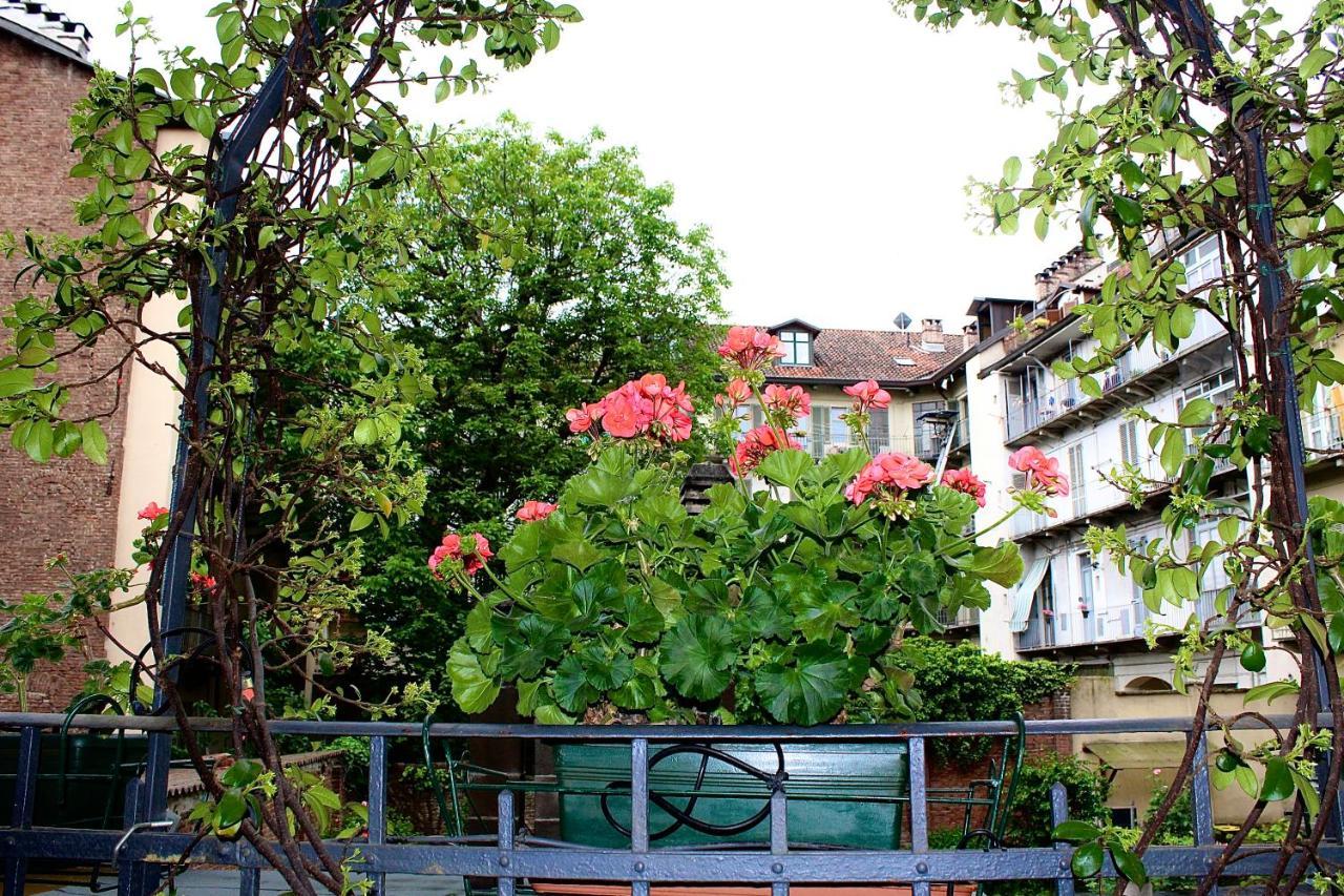Exquisitely Renovated And Centrally Located Apartment With Free Parking Turijn Buitenkant foto